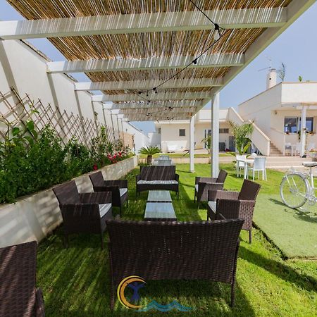 Villa Leonardo San Foca - Room, Pool & Restaurant エクステリア 写真
