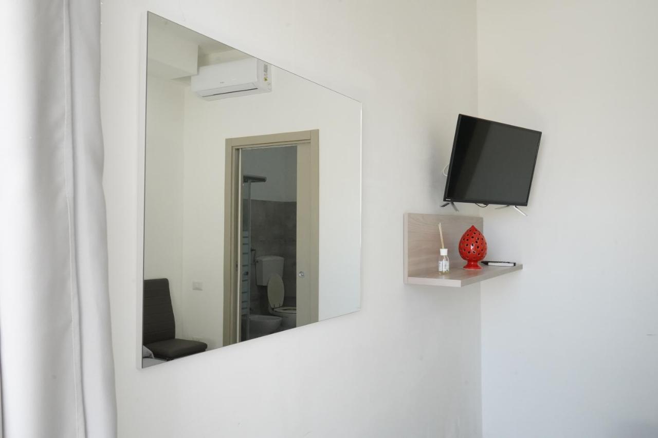 Villa Leonardo San Foca - Room, Pool & Restaurant エクステリア 写真