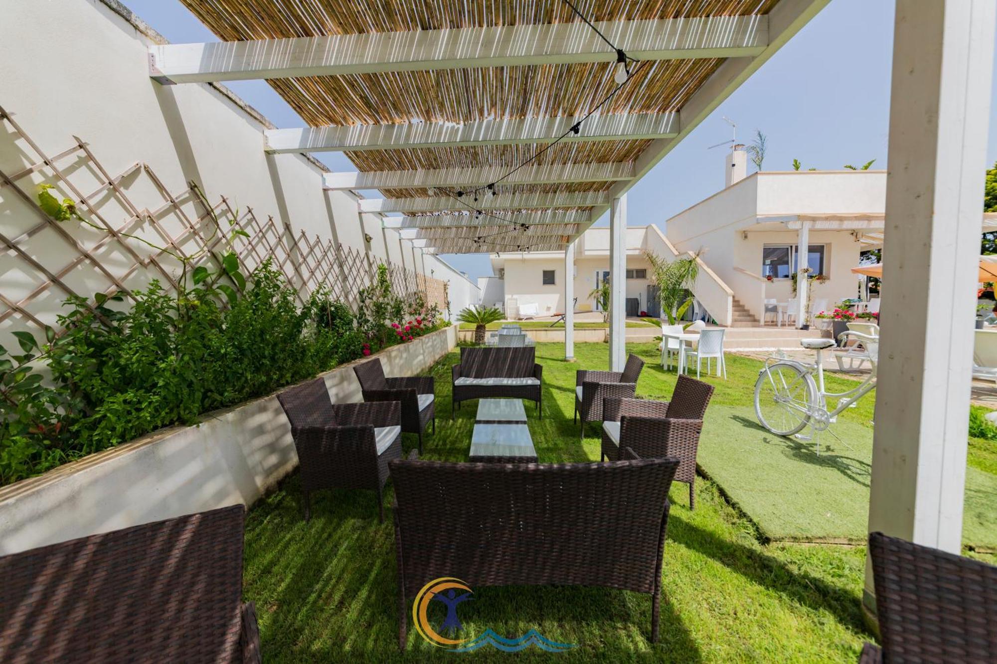 Villa Leonardo San Foca - Room, Pool & Restaurant エクステリア 写真