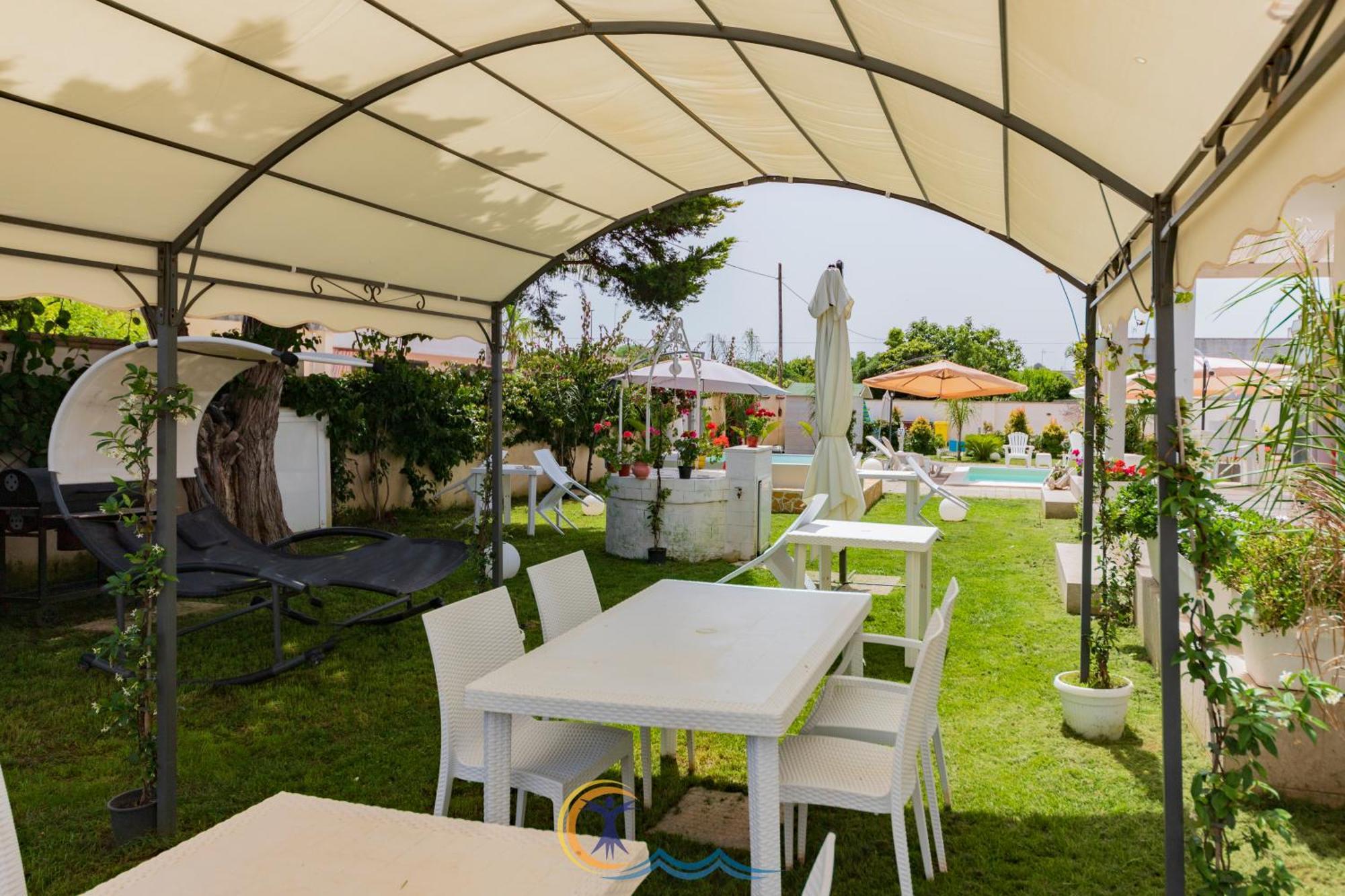 Villa Leonardo San Foca - Room, Pool & Restaurant エクステリア 写真