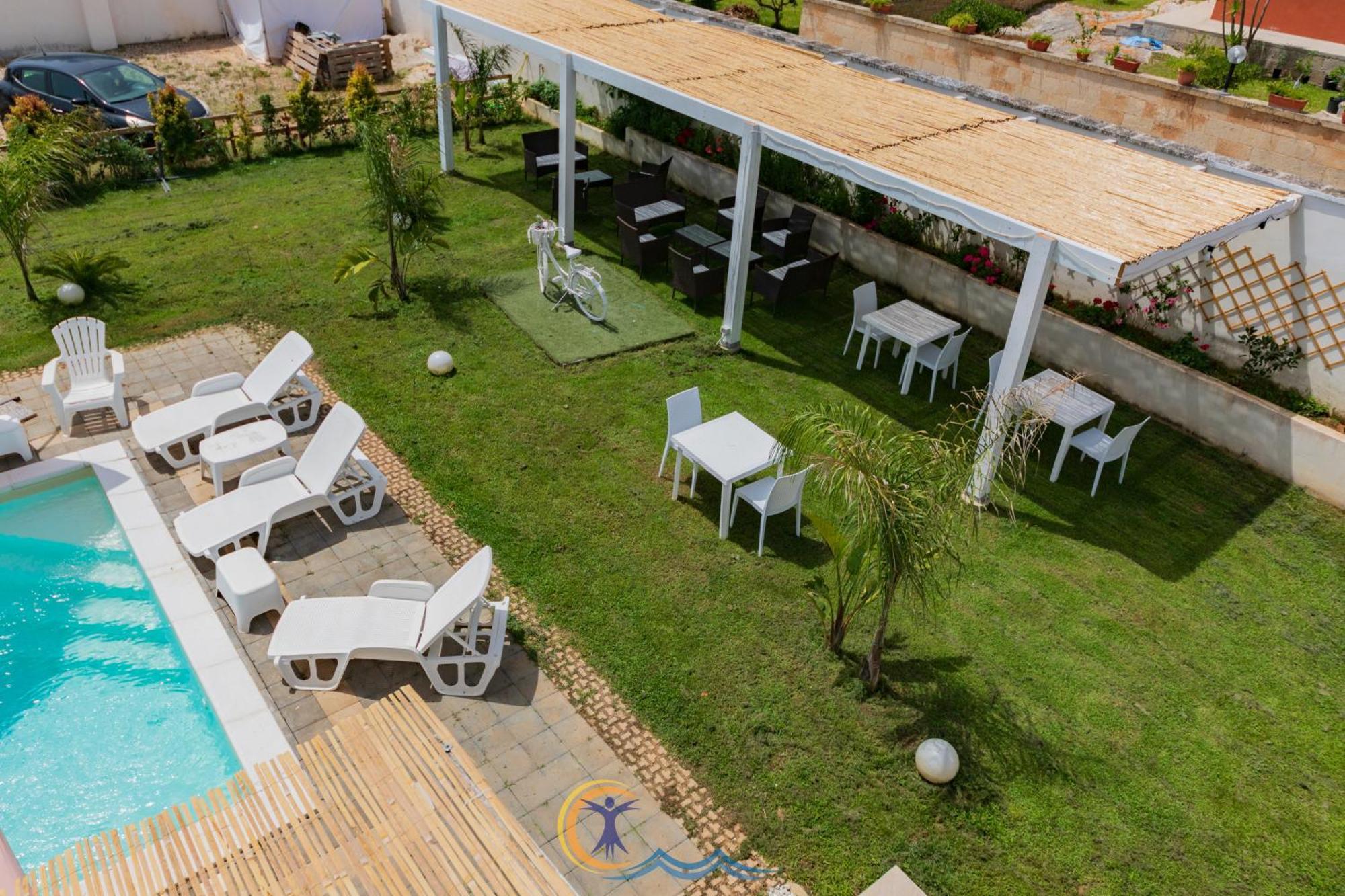 Villa Leonardo San Foca - Room, Pool & Restaurant エクステリア 写真