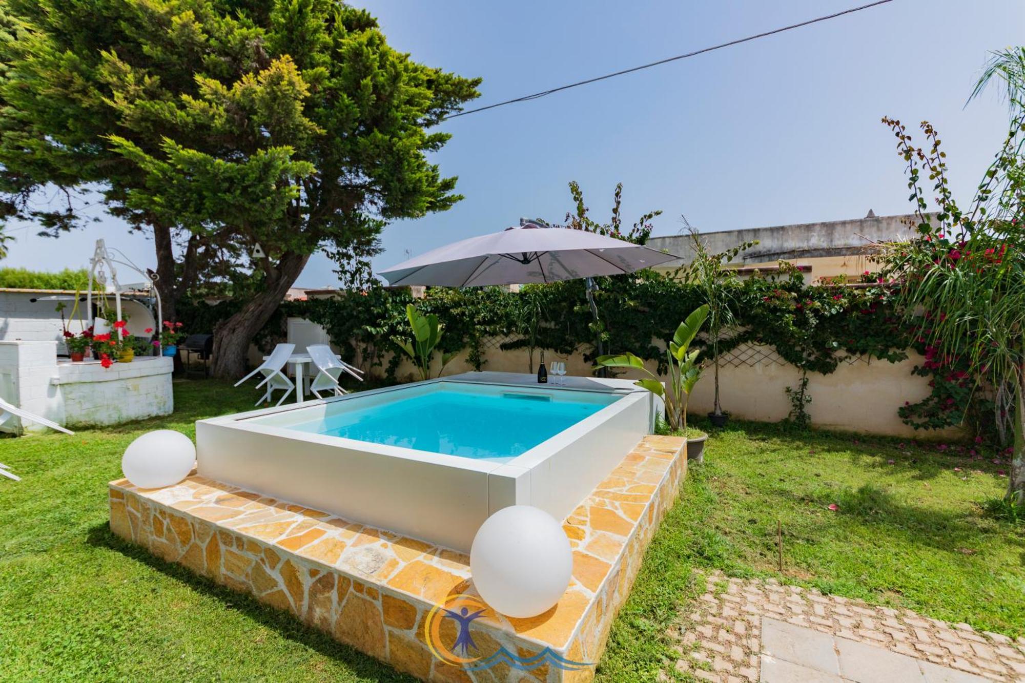 Villa Leonardo San Foca - Room, Pool & Restaurant エクステリア 写真