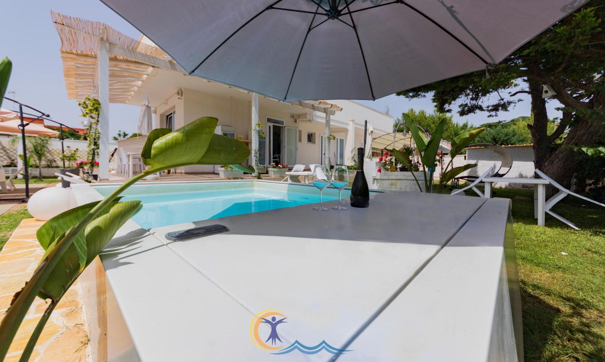 Villa Leonardo San Foca - Room, Pool & Restaurant エクステリア 写真