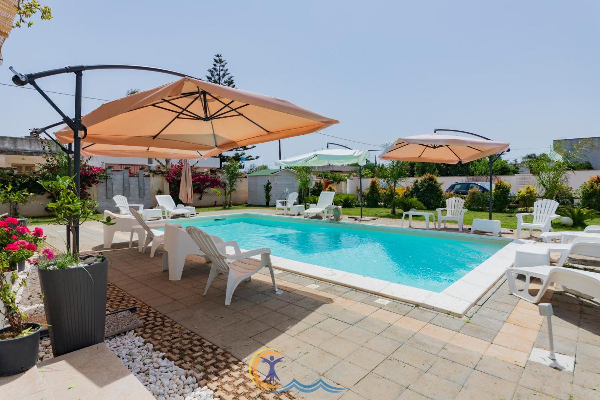 Villa Leonardo San Foca - Room, Pool & Restaurant エクステリア 写真