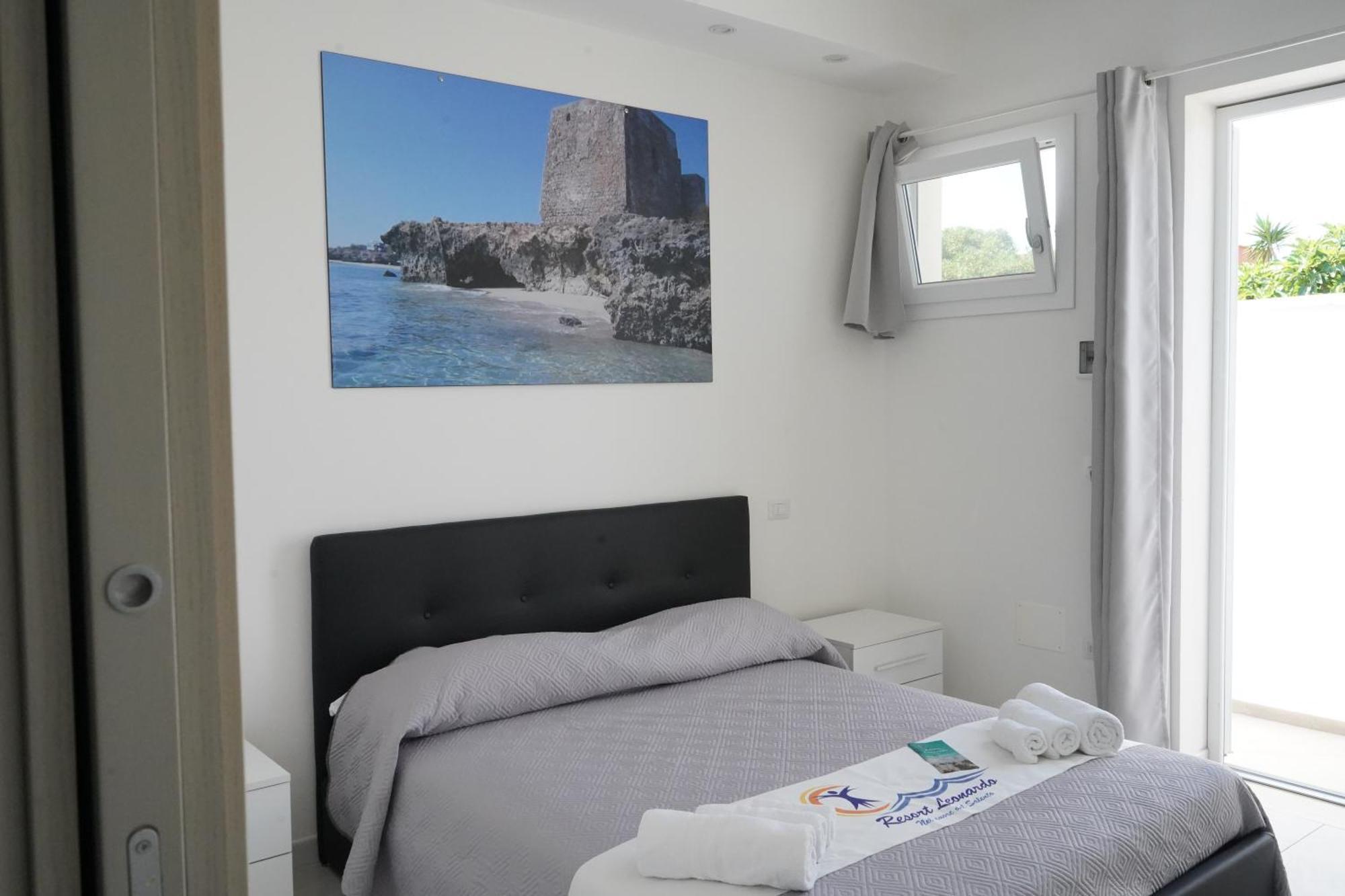 Villa Leonardo San Foca - Room, Pool & Restaurant エクステリア 写真