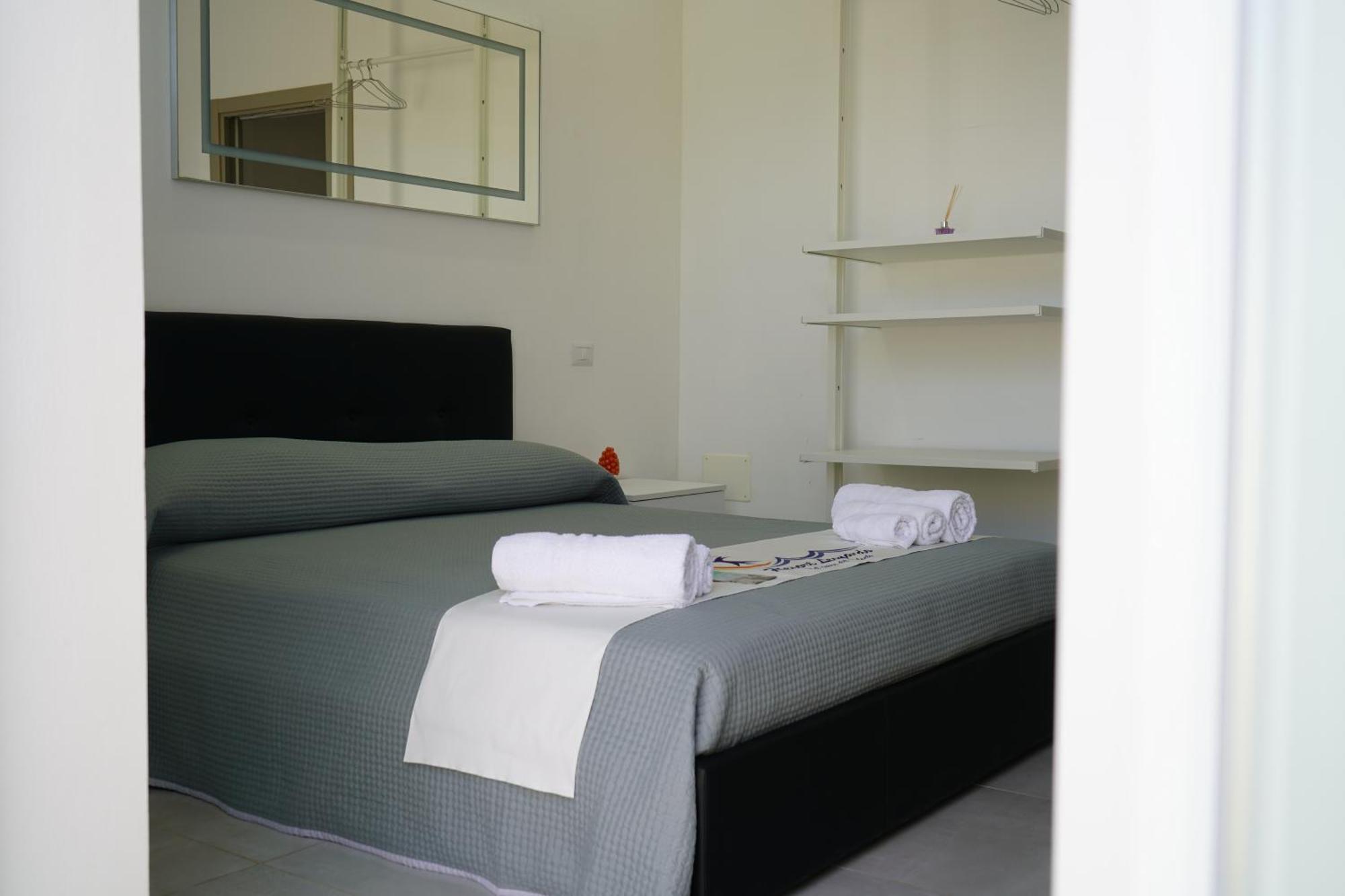 Villa Leonardo San Foca - Room, Pool & Restaurant エクステリア 写真