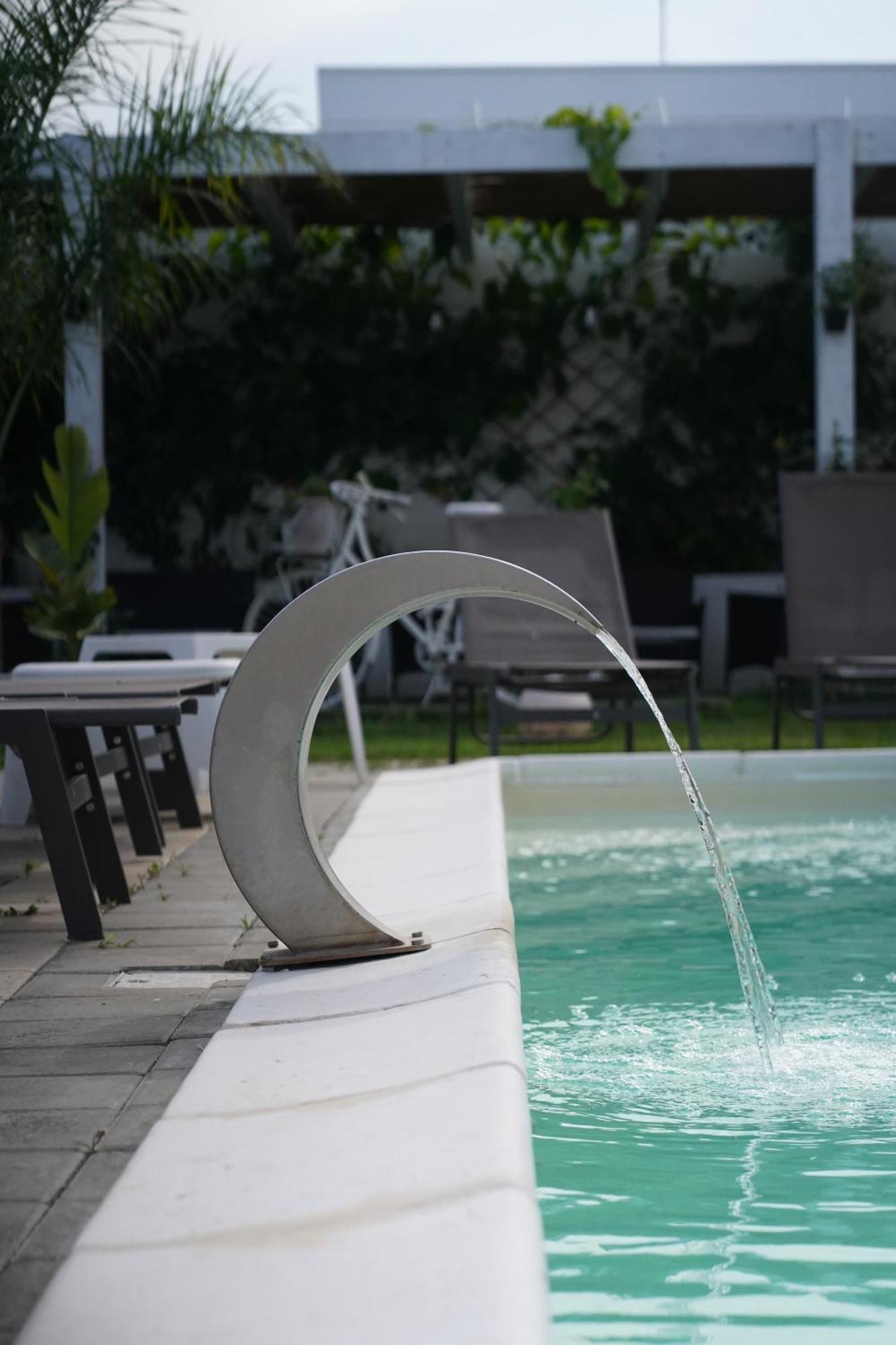 Villa Leonardo San Foca - Room, Pool & Restaurant エクステリア 写真