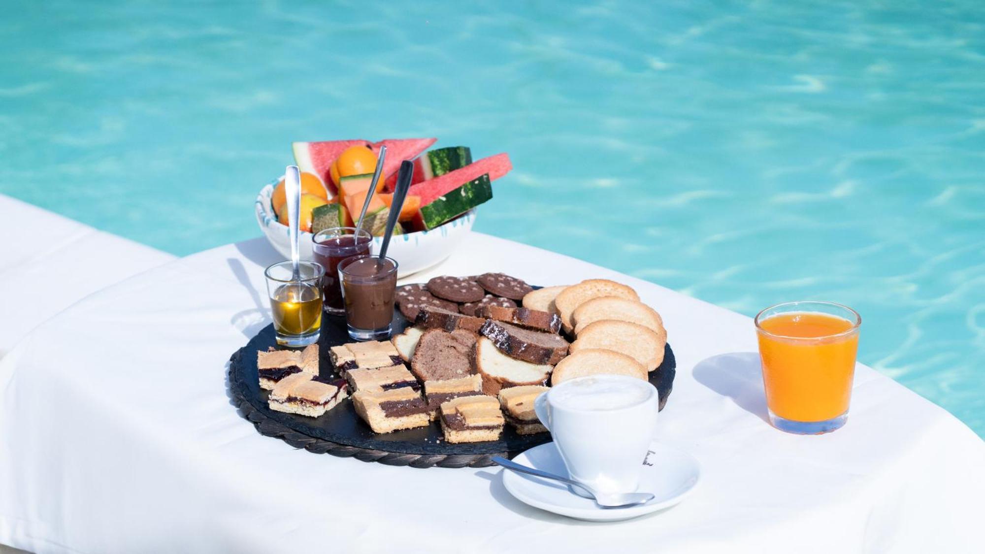Villa Leonardo San Foca - Room, Pool & Restaurant エクステリア 写真